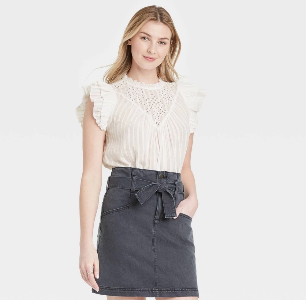 New with Tags - Universal Threads White Top